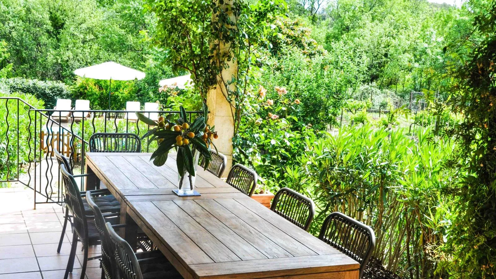 Le Paradis-Terrace balcony