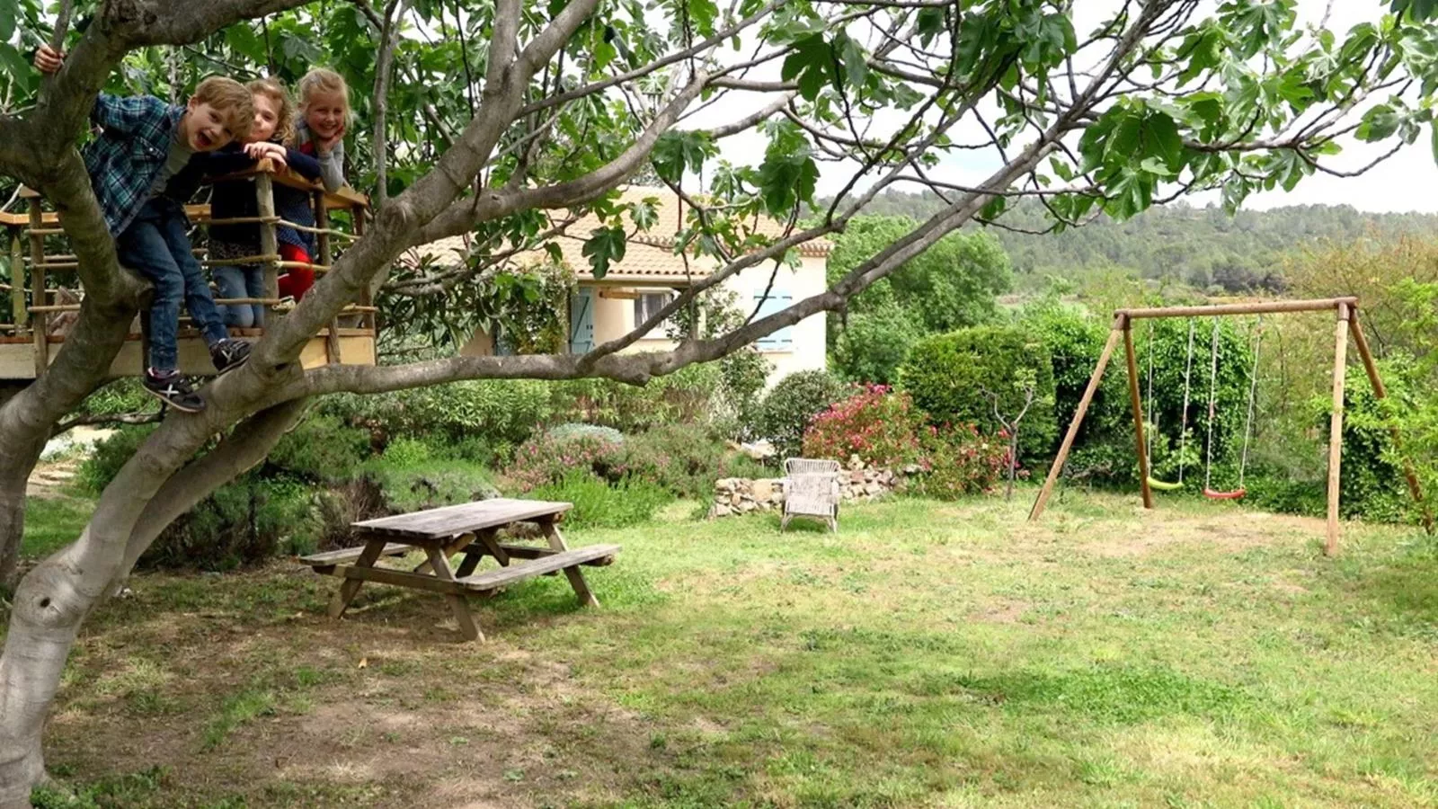 Le Paradis-Gardens summer