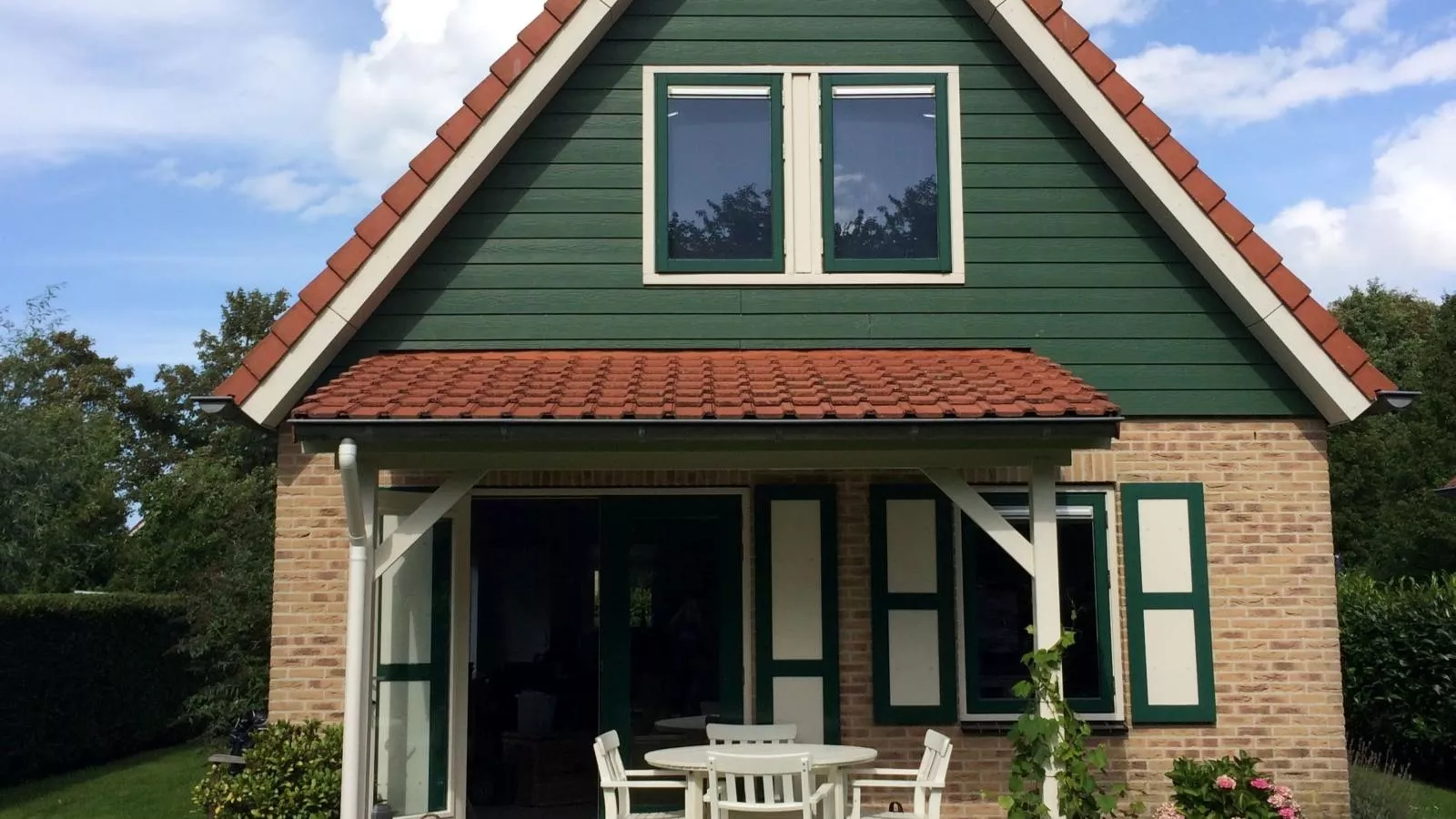 Sunnyvale-Exterior summer