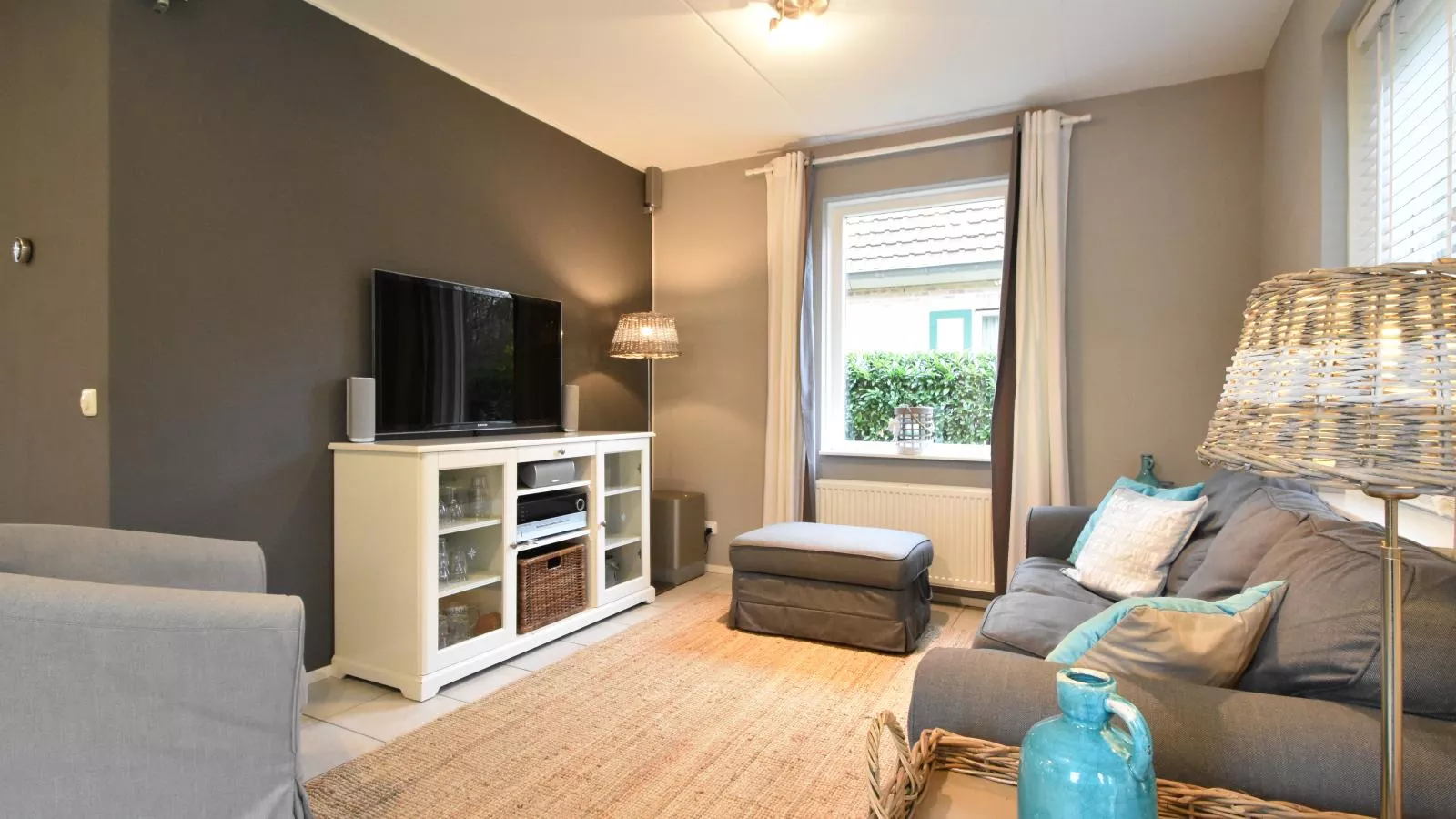 Sunnyvale-Living room