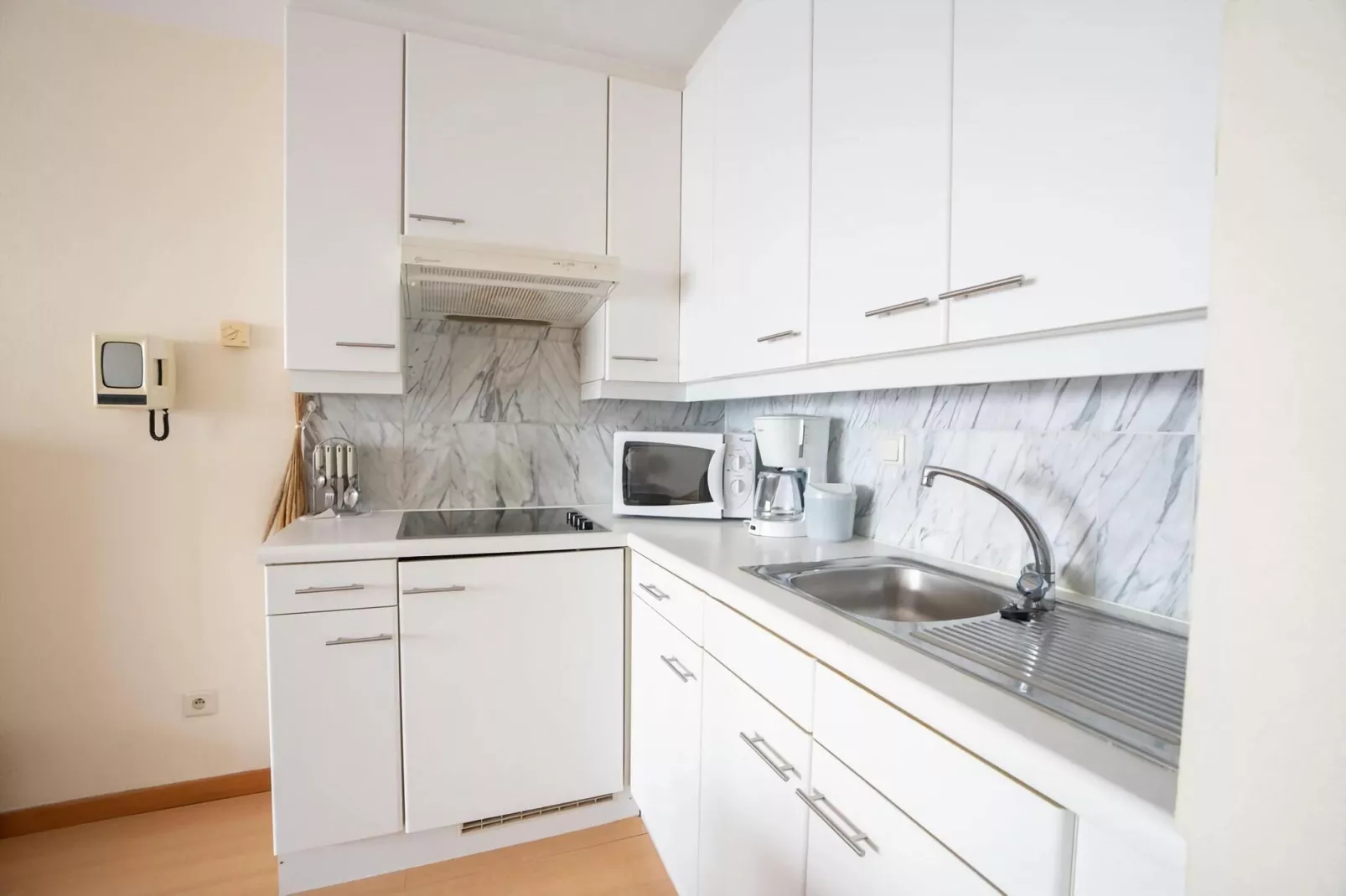 PLAZA I/0802-Kitchen