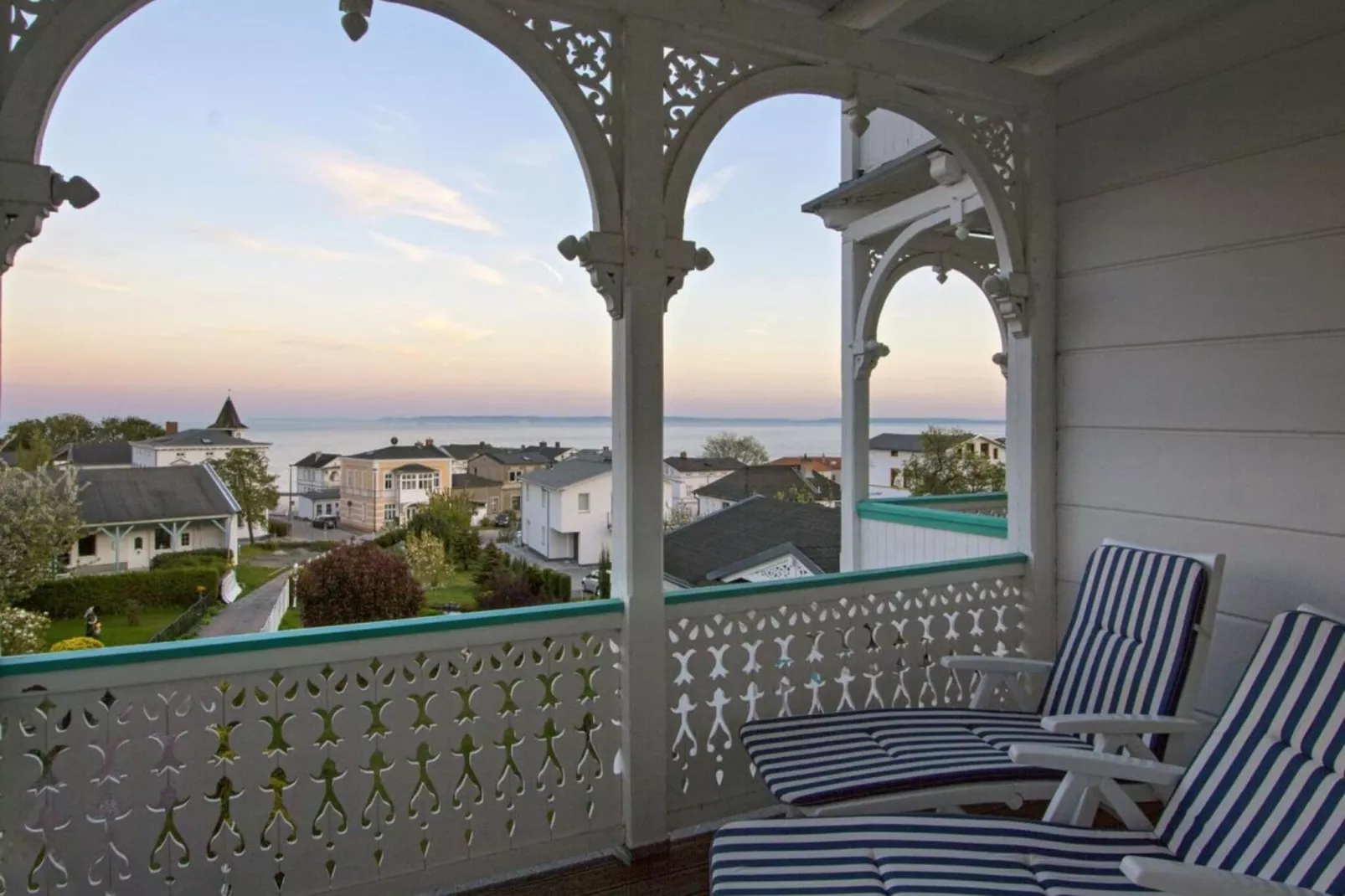 322890-Terrace balcony