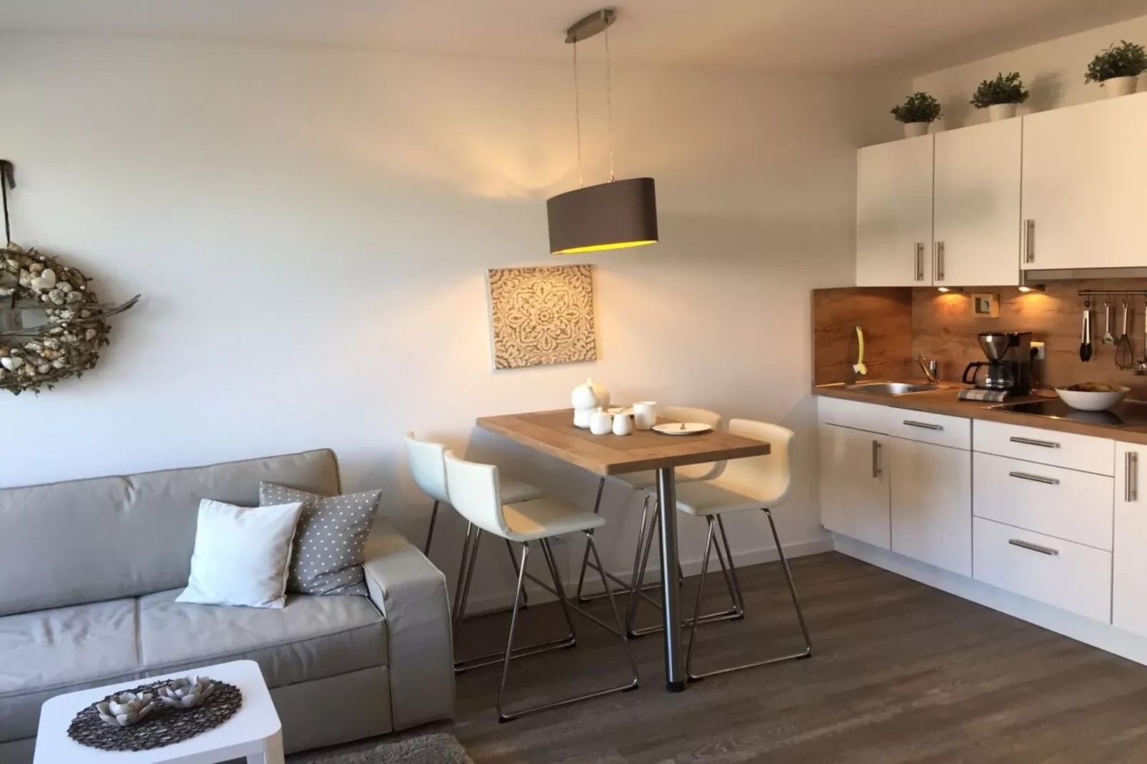 446606-Living room