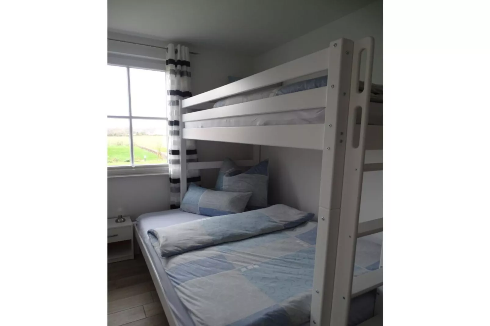 292834-Bedroom