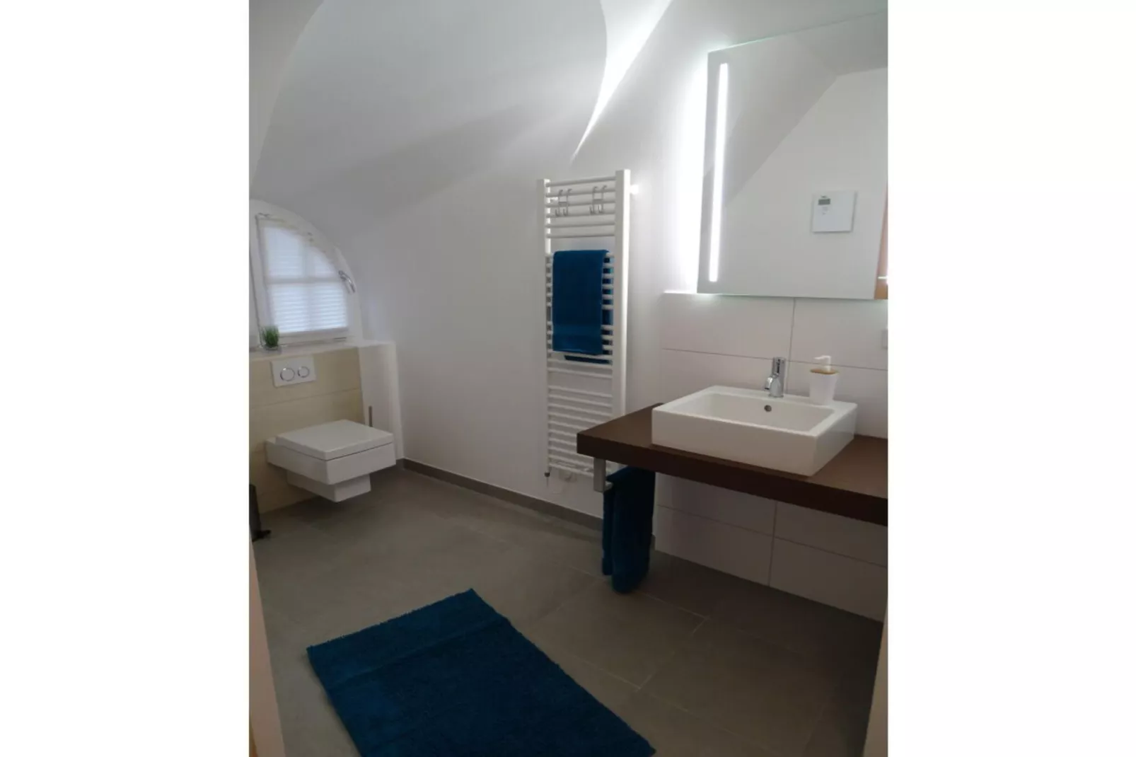 292834-Bathroom