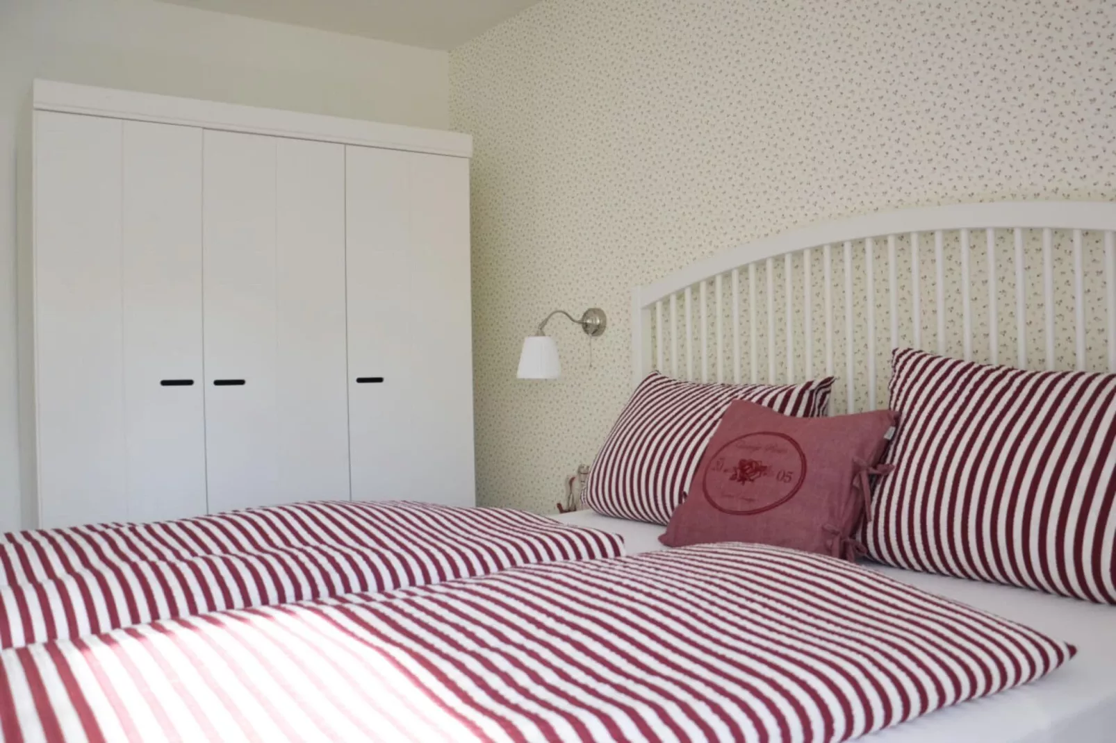 296937-Bedroom
