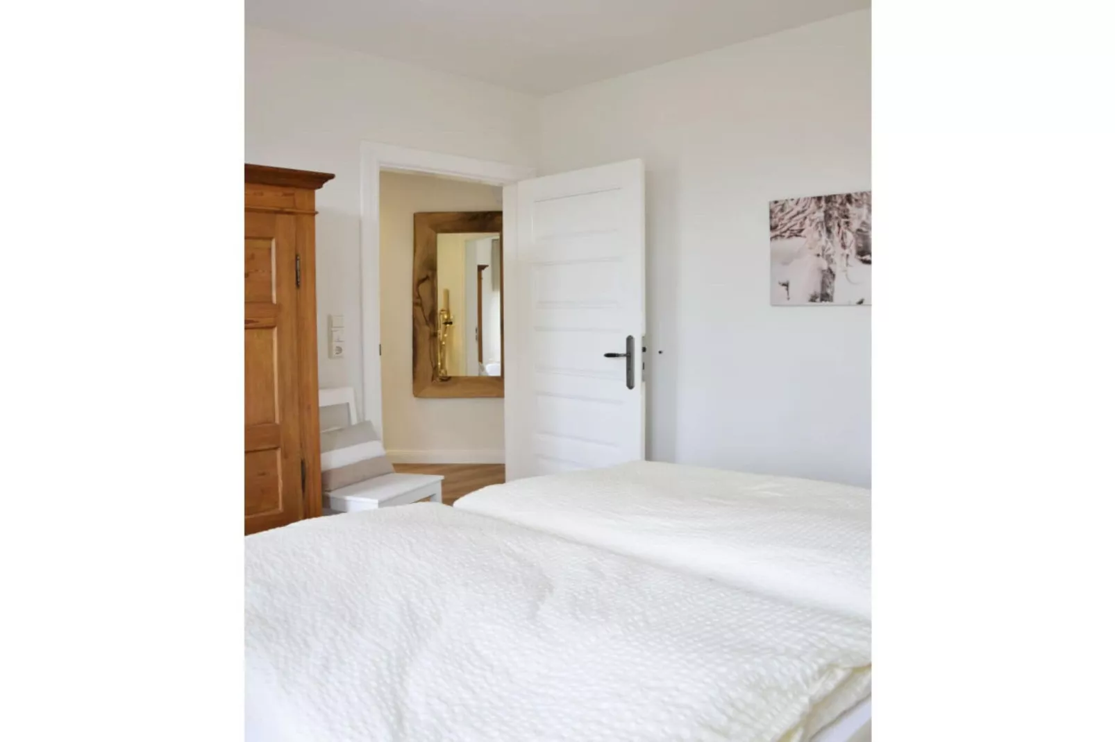 296939-Bedroom