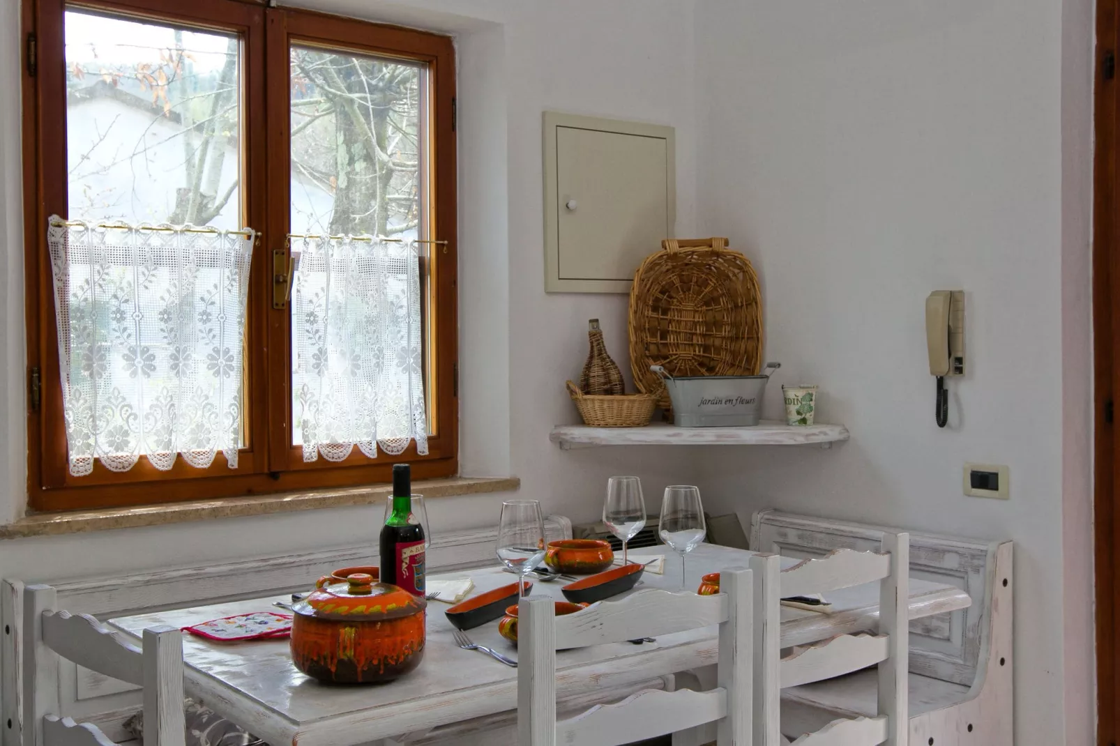 Agrifogli Rosa-Dining room