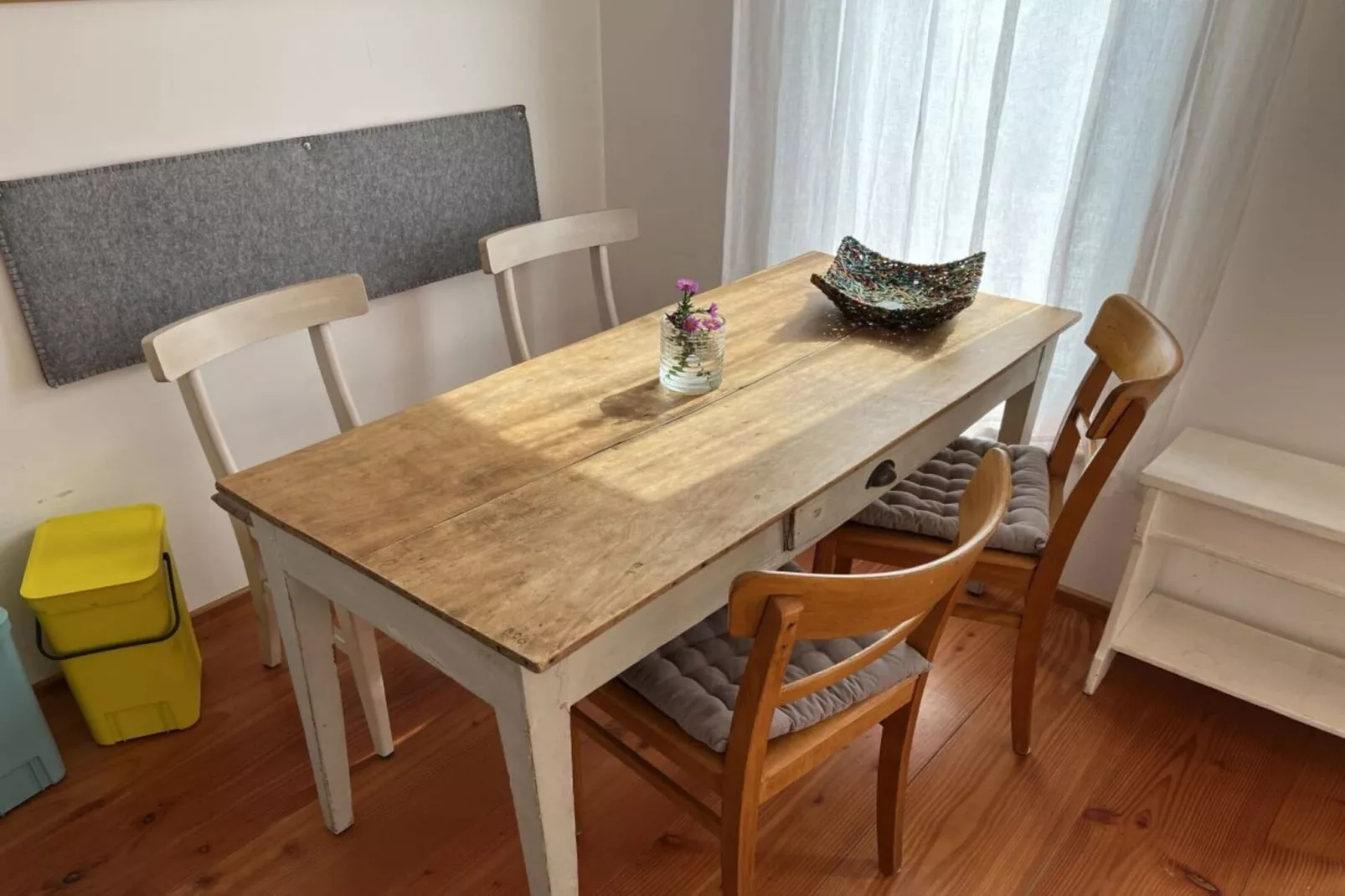 266249-Dining room