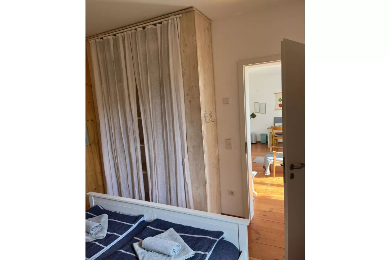 266249-Bedroom