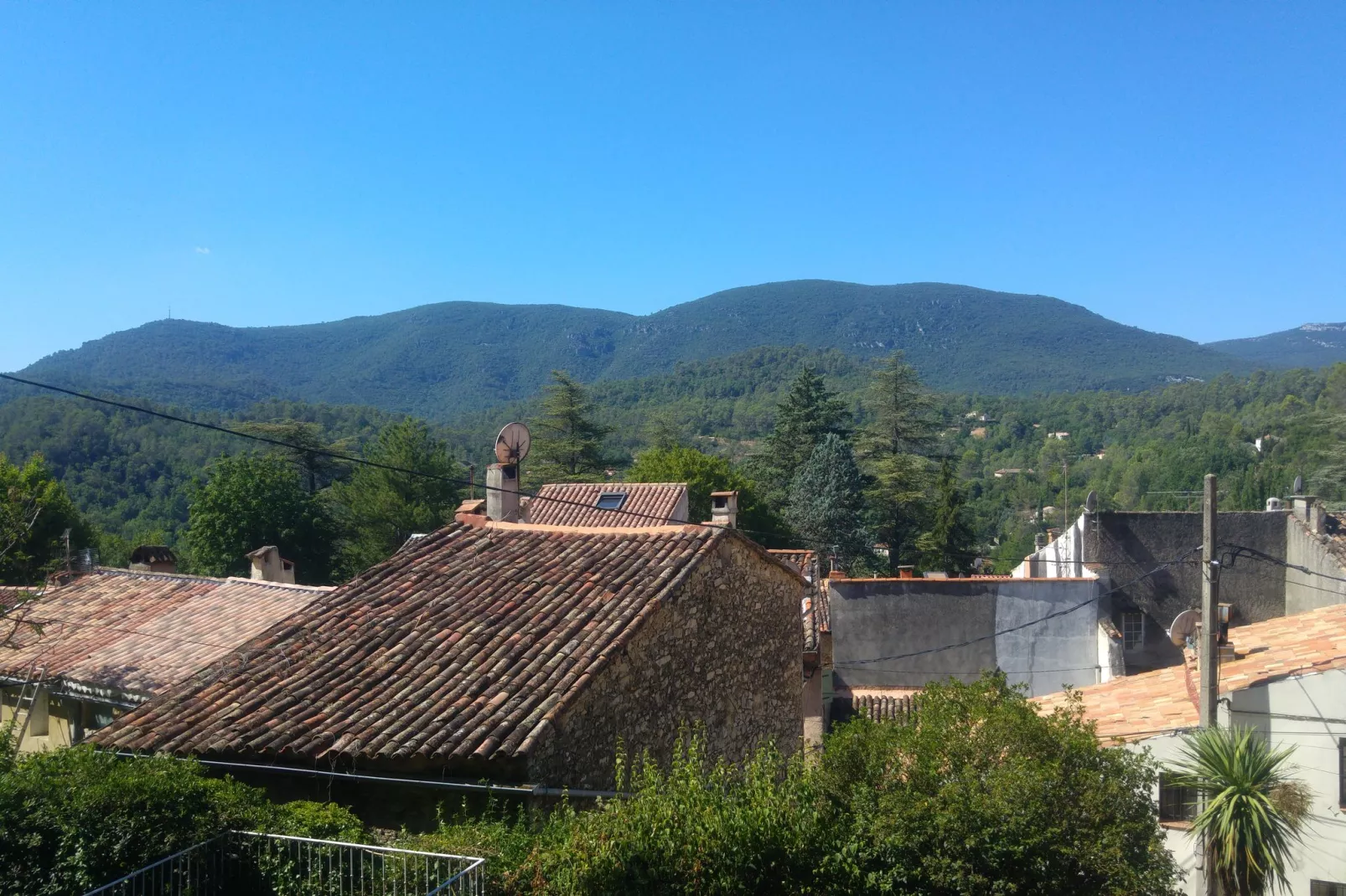 Pool & View Village home-View summer