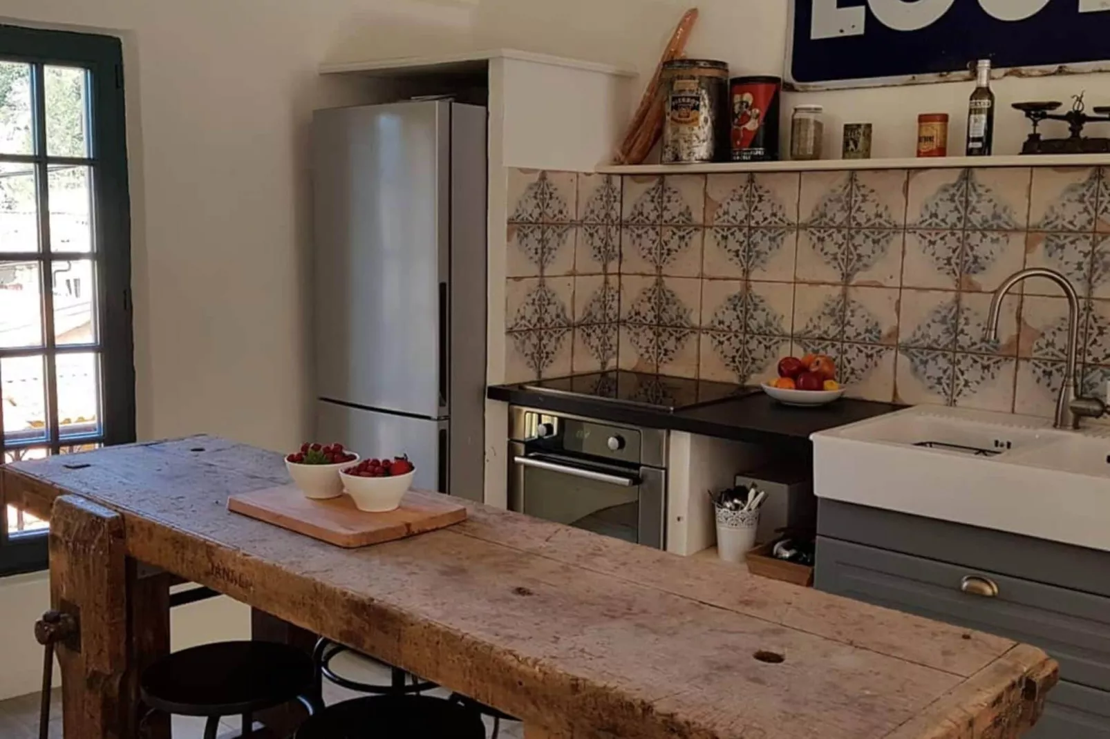 Pool & View Village home-Kitchen