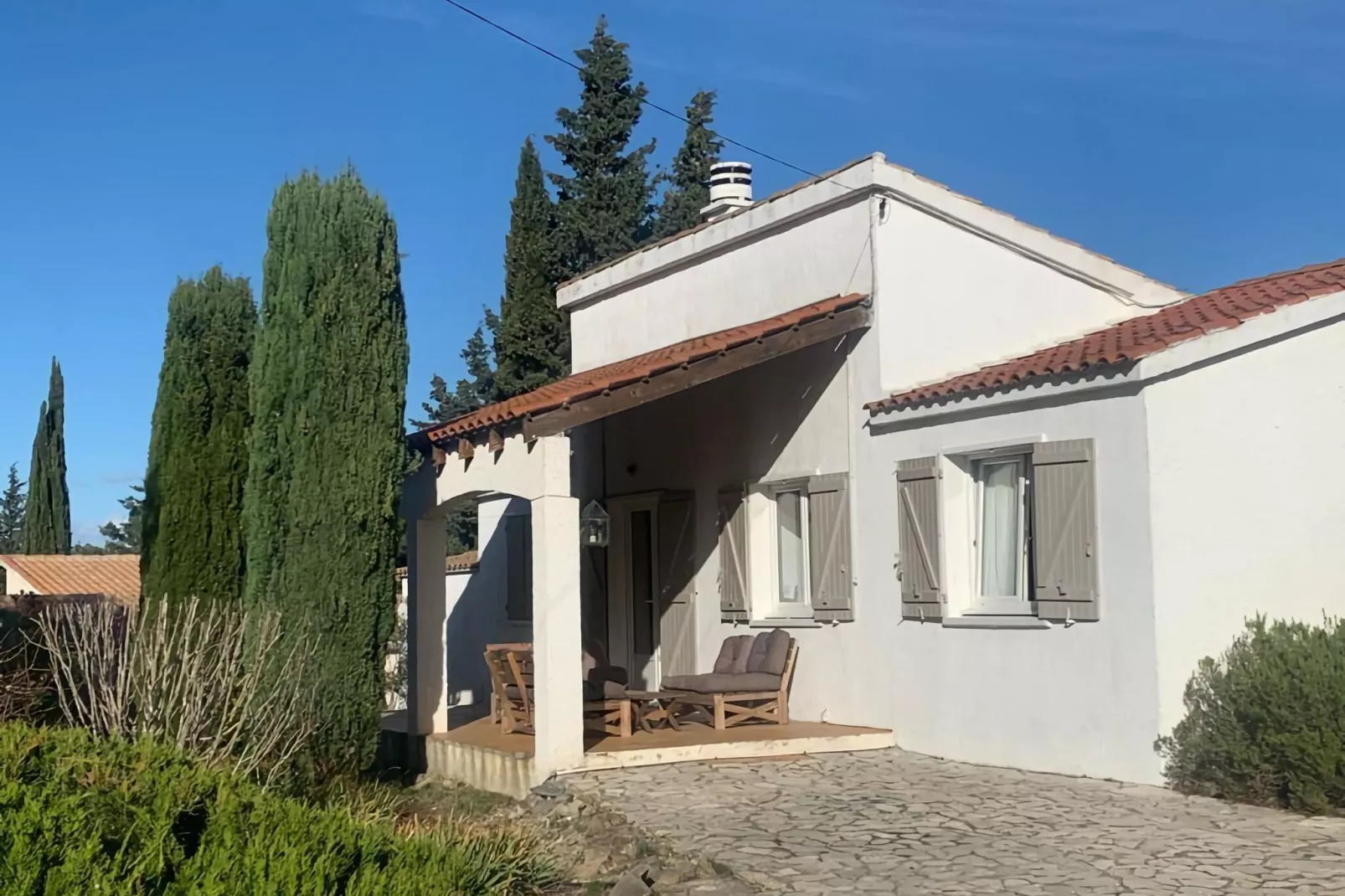 Aux Arbres Verts-Exterior summer