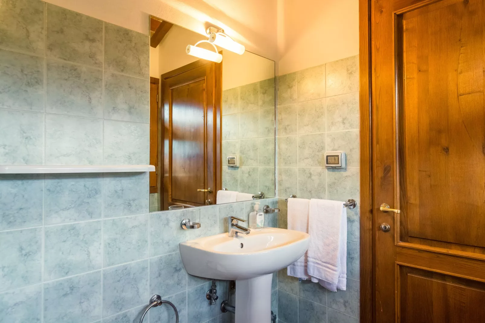 Lisa Sette-Bathroom
