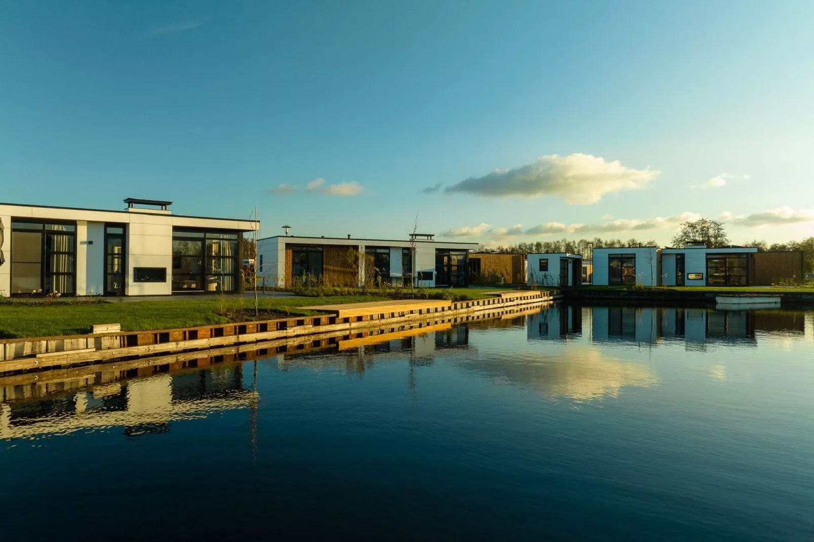 MarinaPark Nieuw Loosdrecht 3-Außenbereich Sommer