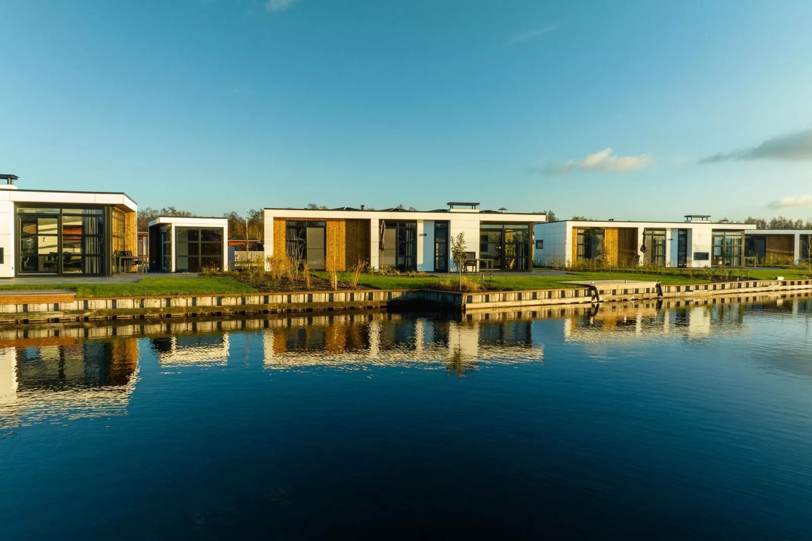 MarinaPark Nieuw Loosdrecht 3-Außenbereich Sommer