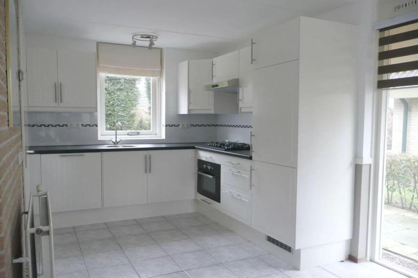 80179-Kitchen