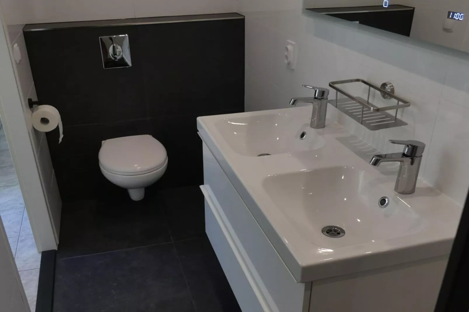 80179-Bathroom