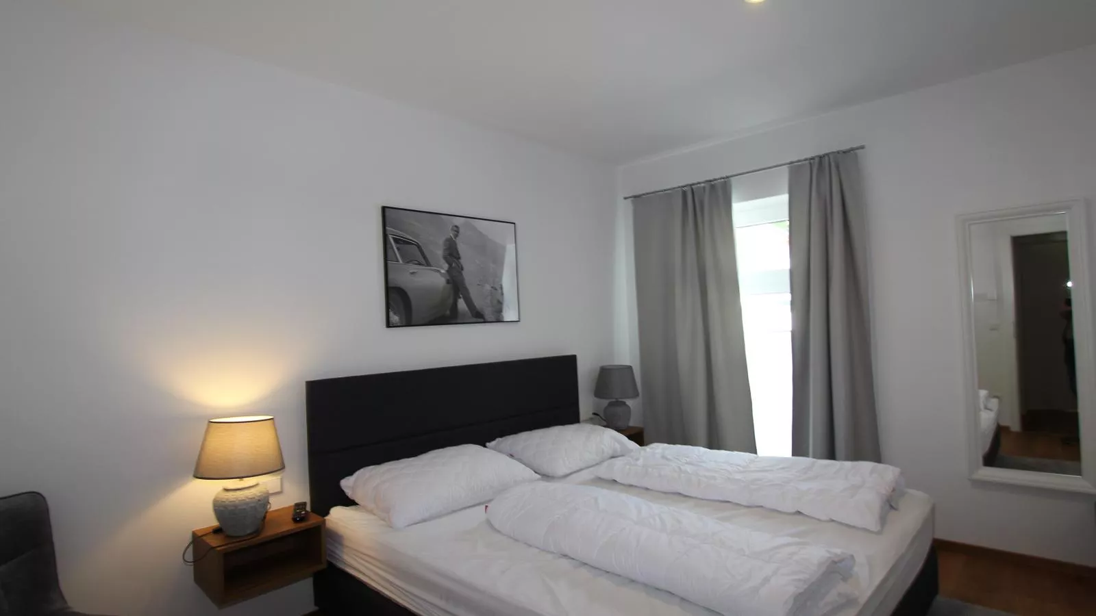 NRV Top 5-Bedroom