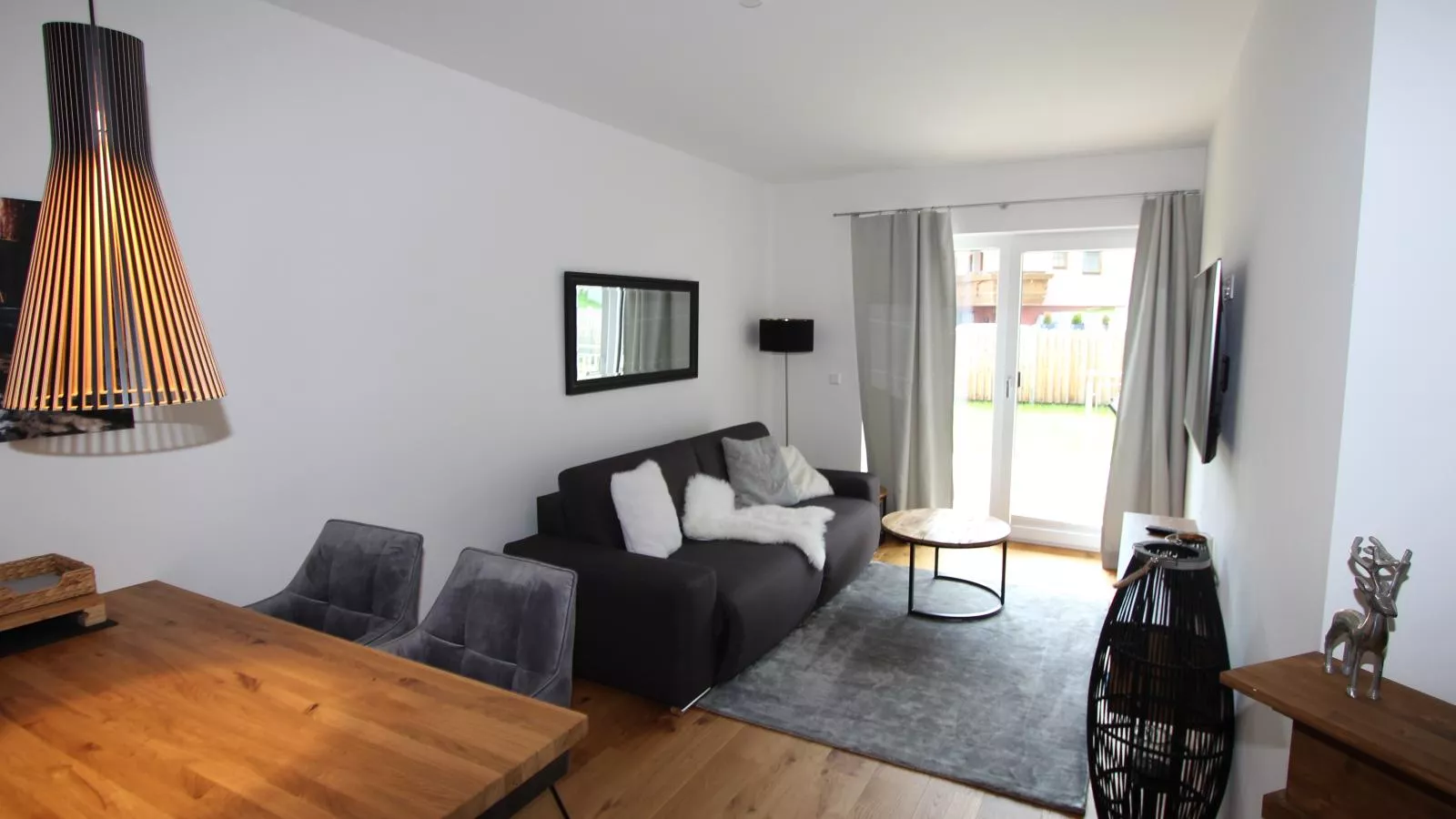 NRV Top 7-Living room