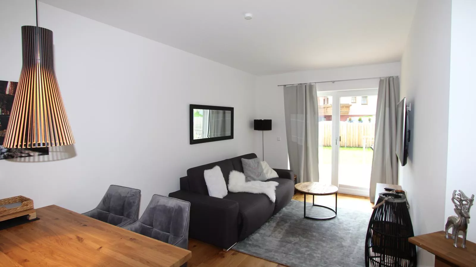 NRV Top 567 XL-Living room
