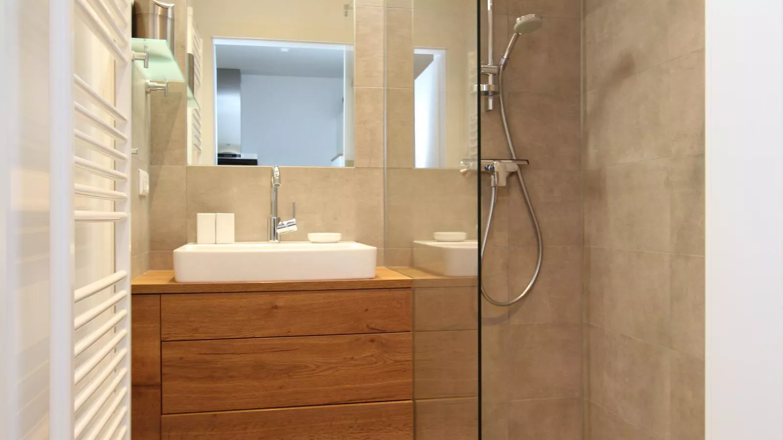 NRV Top 567 XL-Bathroom