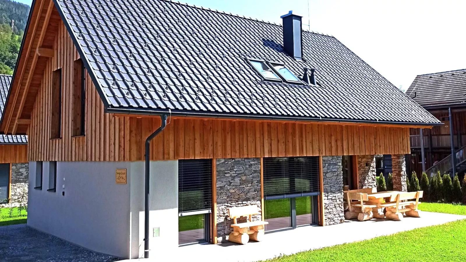 Mountain Chalet Berg-Glück-Exterior summer