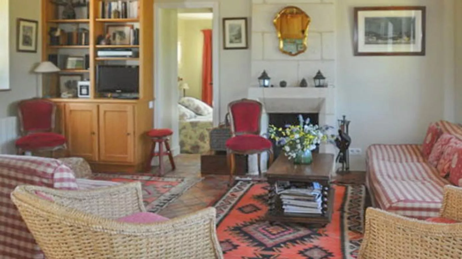 Le Clos-Living room