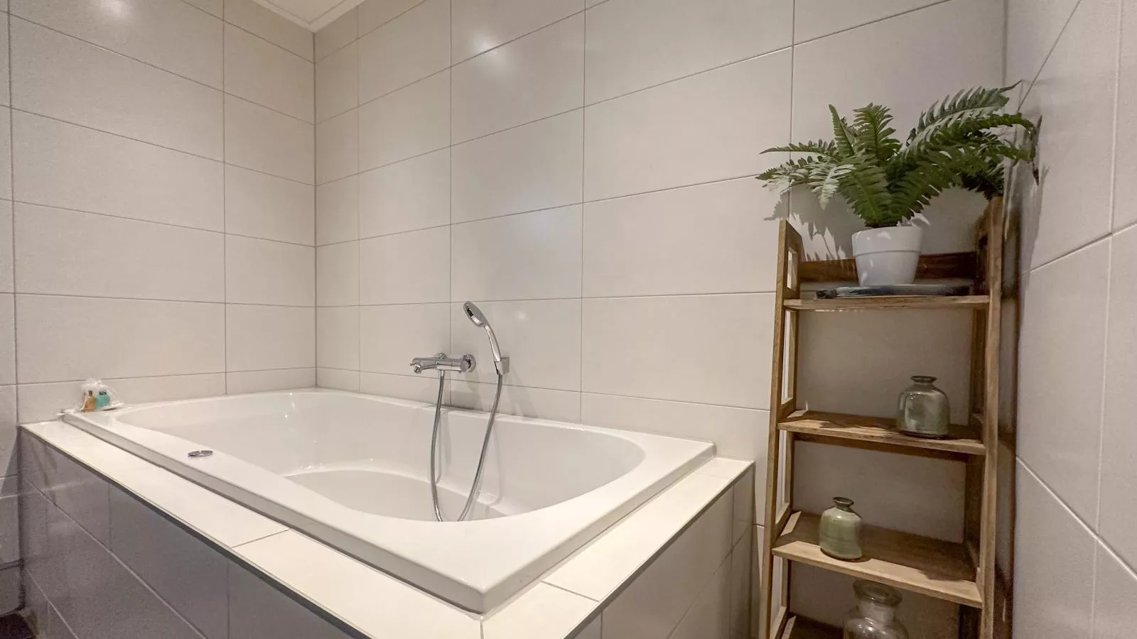 Waddenhuis-Bathroom