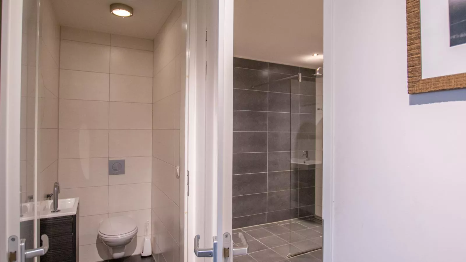 Waddenhuis-Bathroom