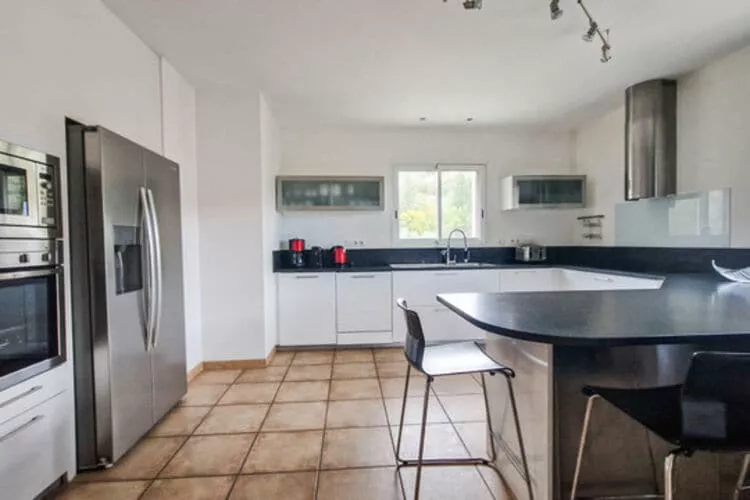 Villa des 4 vents A  for 10 adults and 2 children - Kitchen