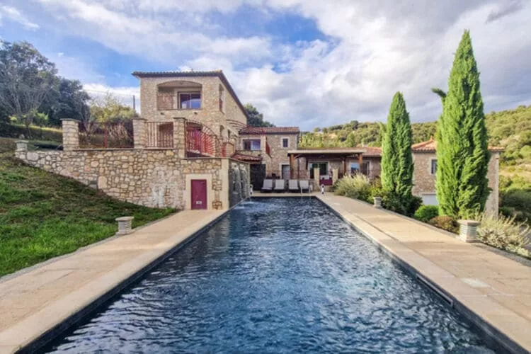 Villa des 4 vents A  for 10 adults and 2 children - View in summer