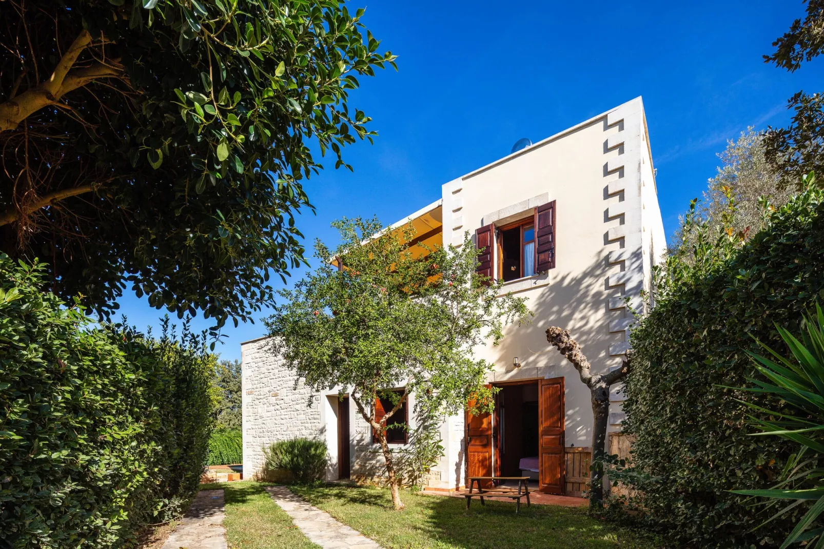 Villa Almond-Atmosphere