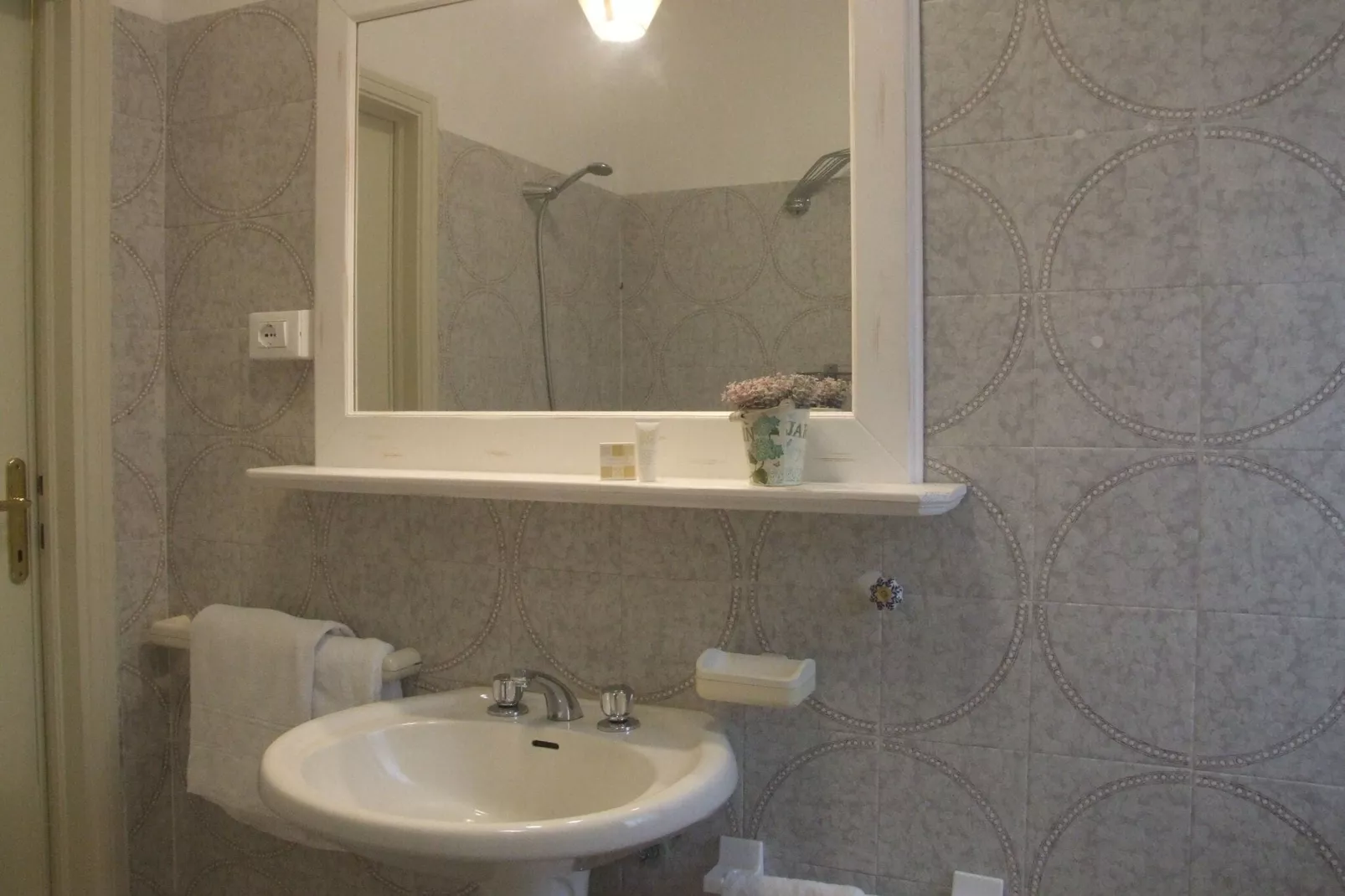 Agrifogli Peonia-Bathroom