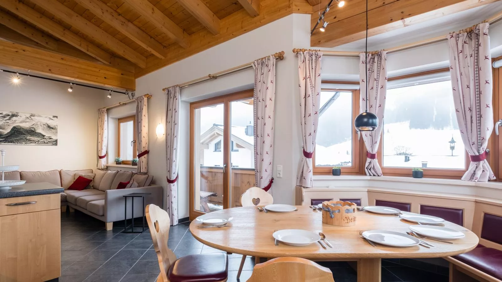 Traumlage Ski in - Ski out-Dining room