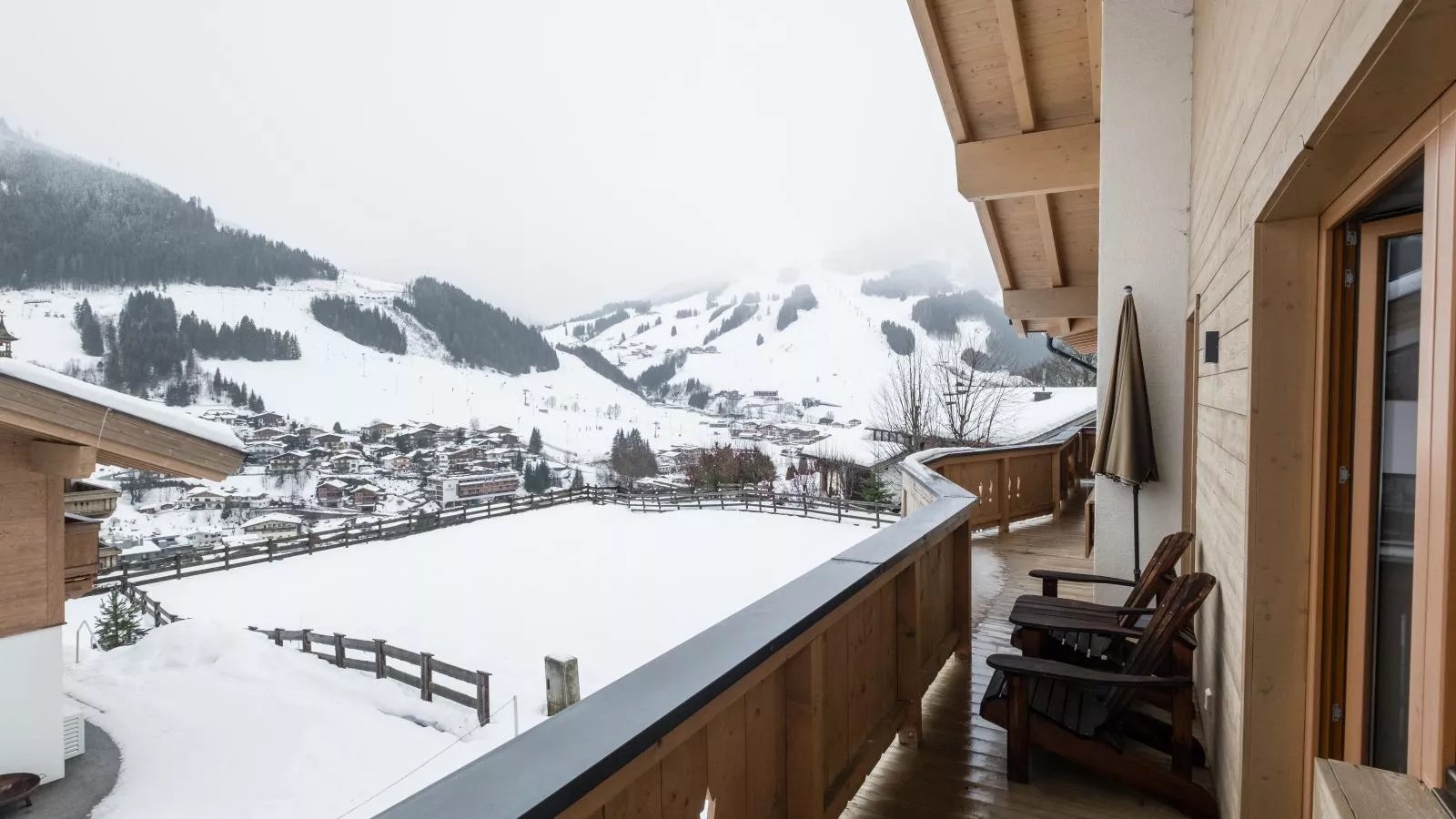 Traumlage Ski in - Ski out-View winter