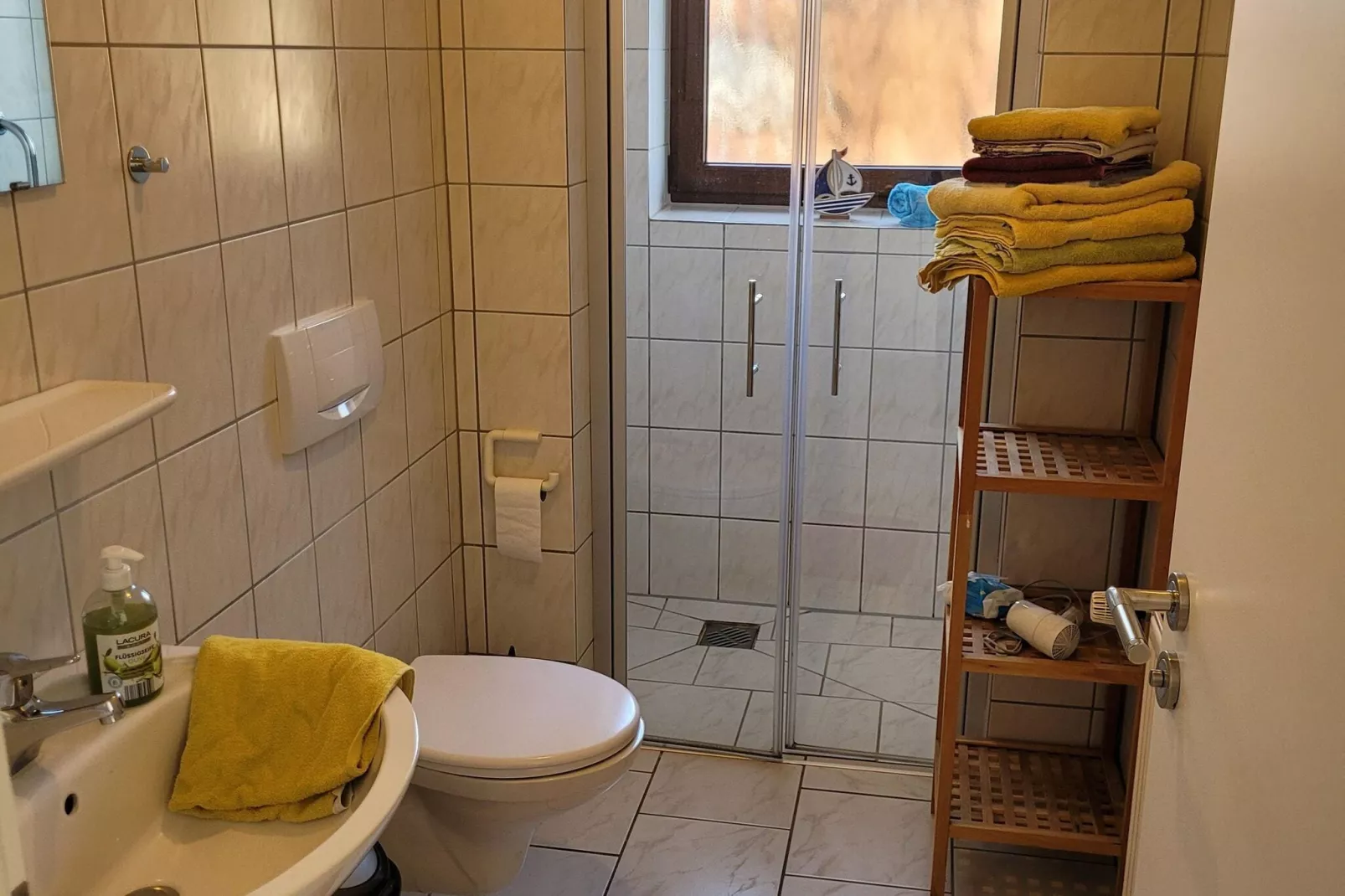 Fewo Wattkieker - Wattseite-Badezimmer