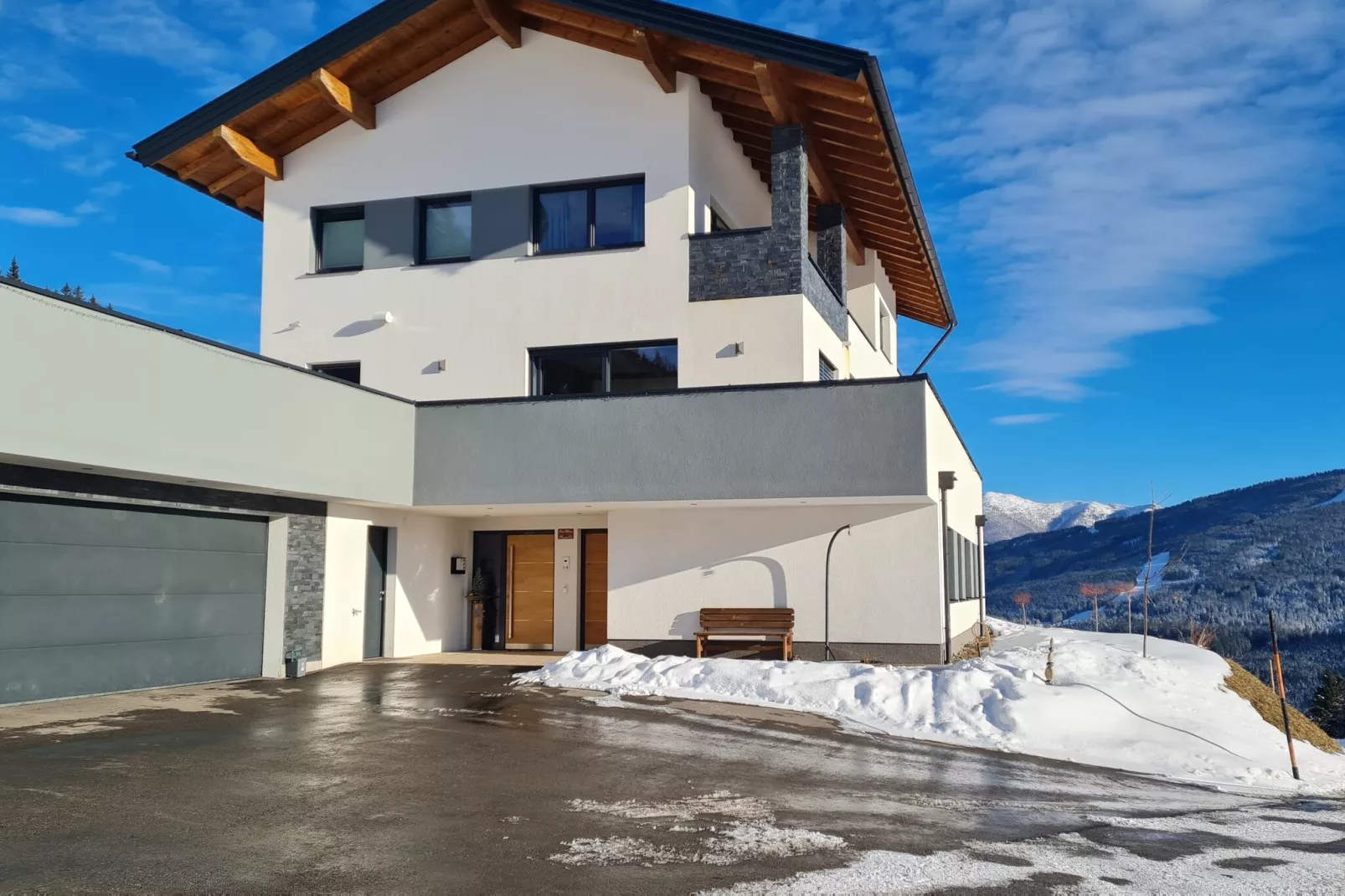 Apartment Bergblick-Exterior winter