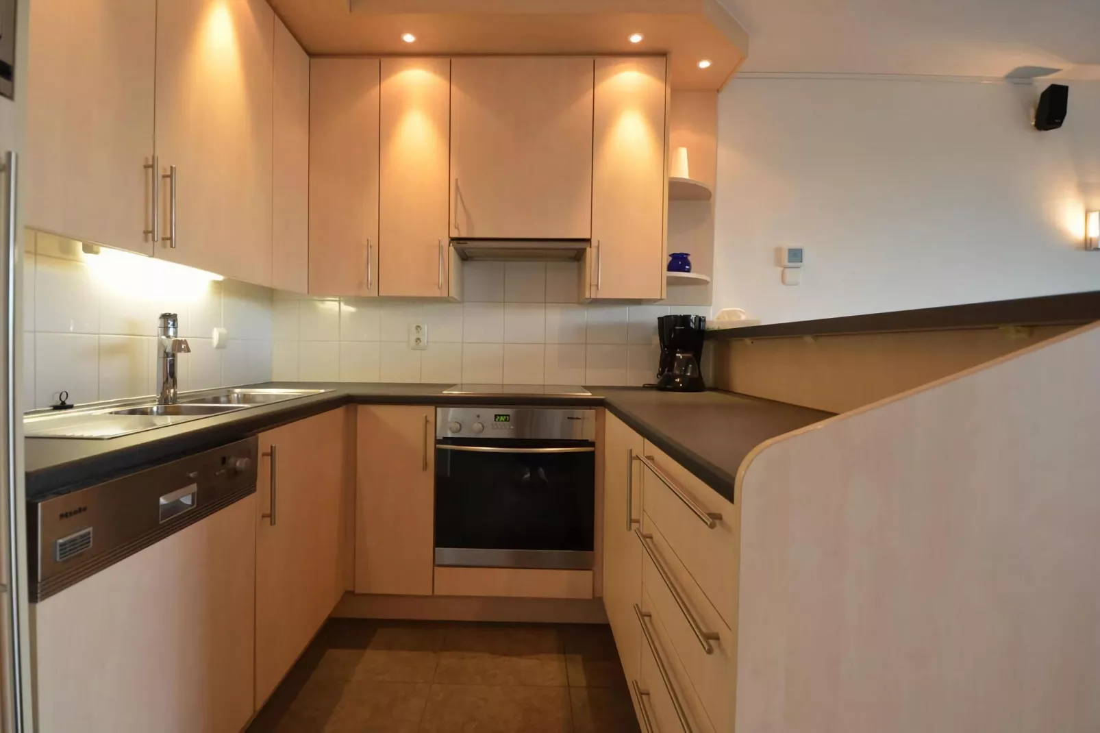 PLAZA A1/A1A12-Kitchen