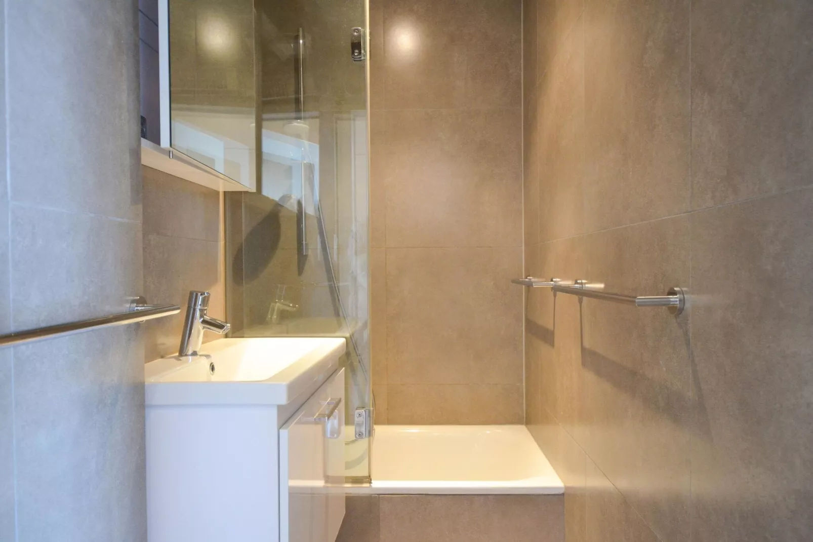 BRITANNI/BRIT0601-Bathroom