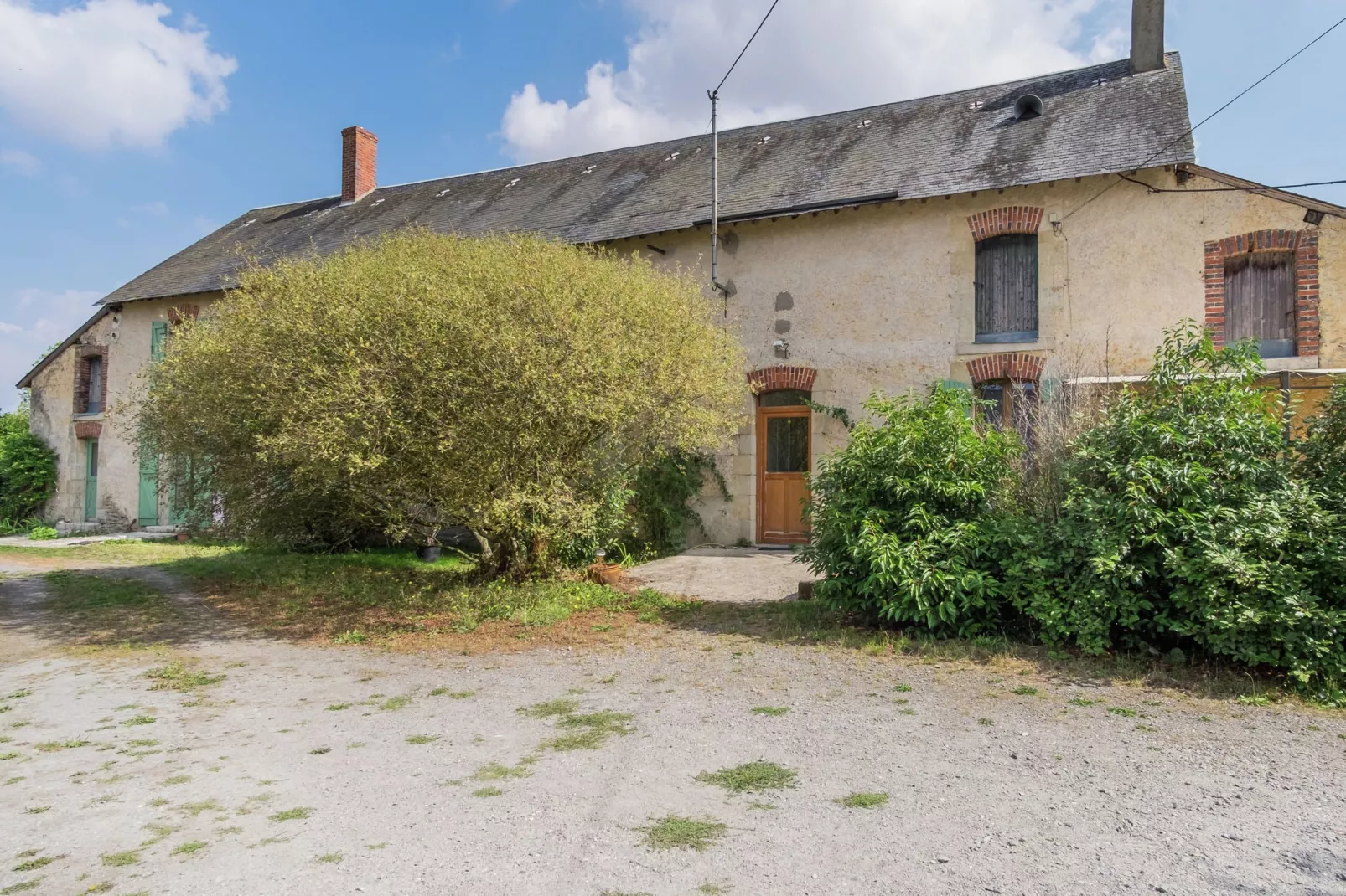 Gite 6 pers près de Châteauroux-Außenbereich Sommer