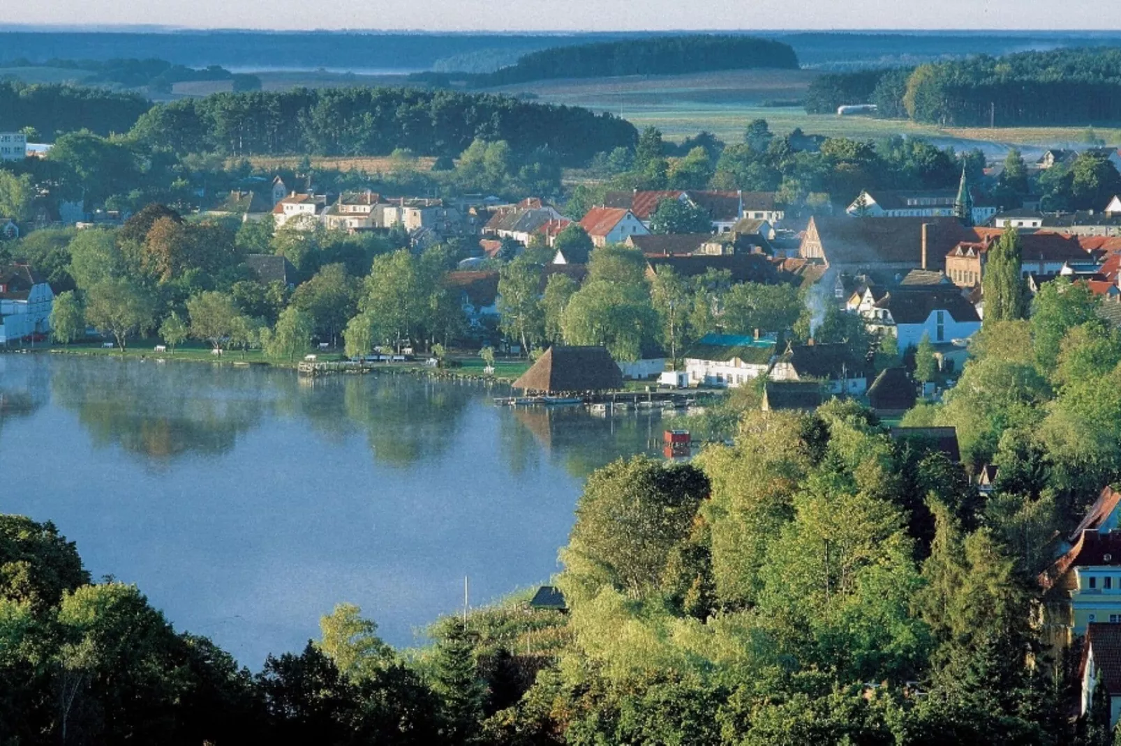 Skandinavisches Holzhaus am Störkanal in Plate-Areas summer 1km