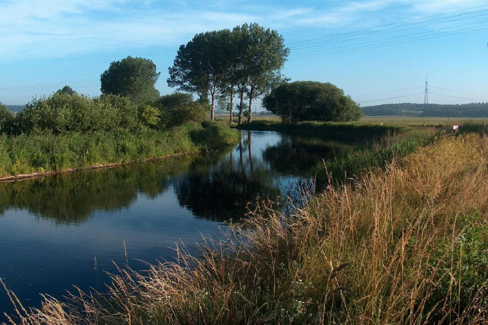 Skandinavisches Holzhaus am Störkanal in Plate-Areas summer 5km