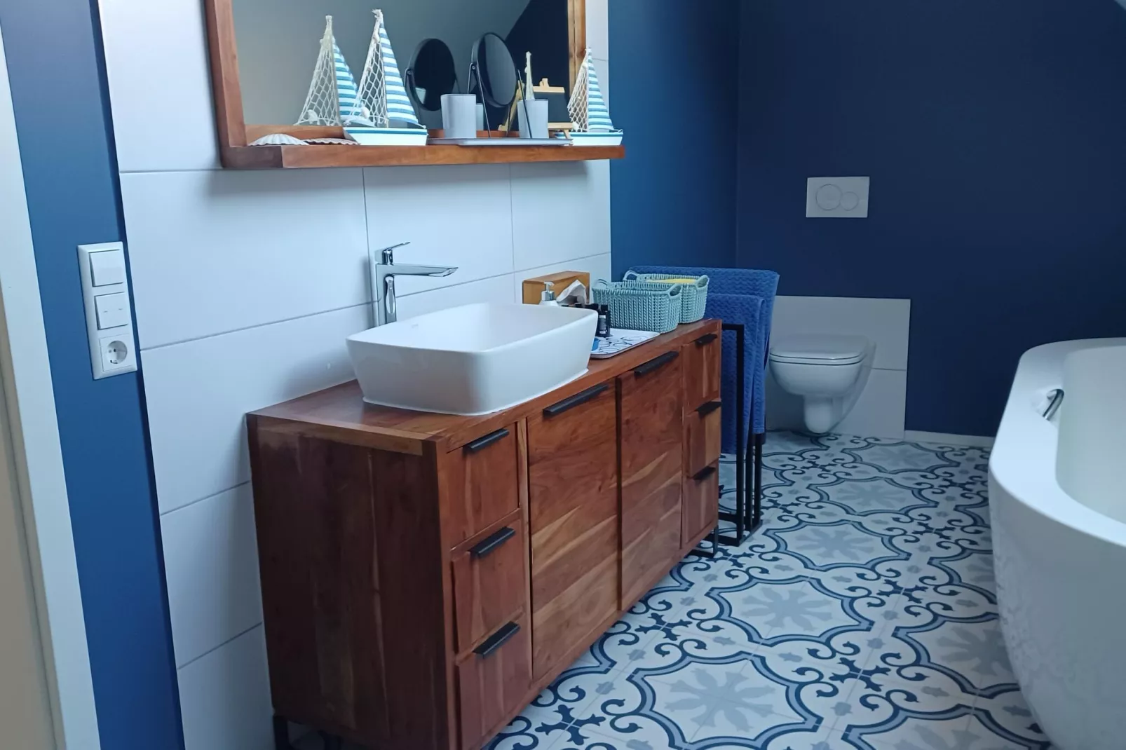 Monet-Bathroom