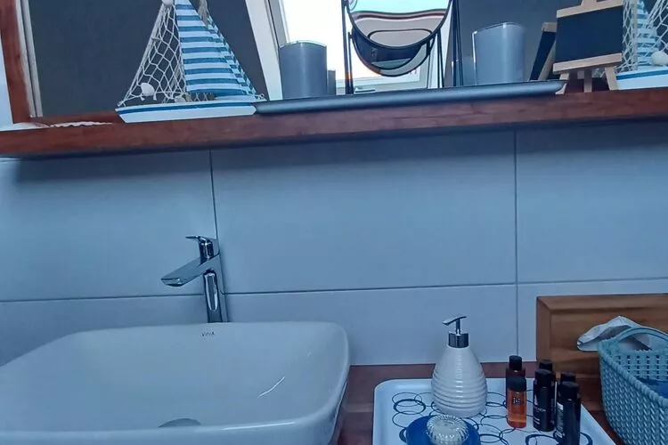 Monet-Bathroom