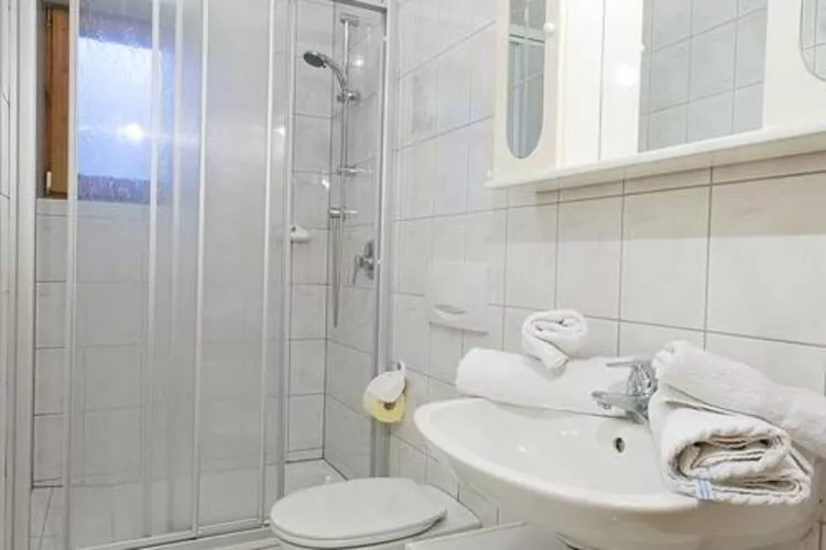 Haus Andrea Cäciel-Bathroom