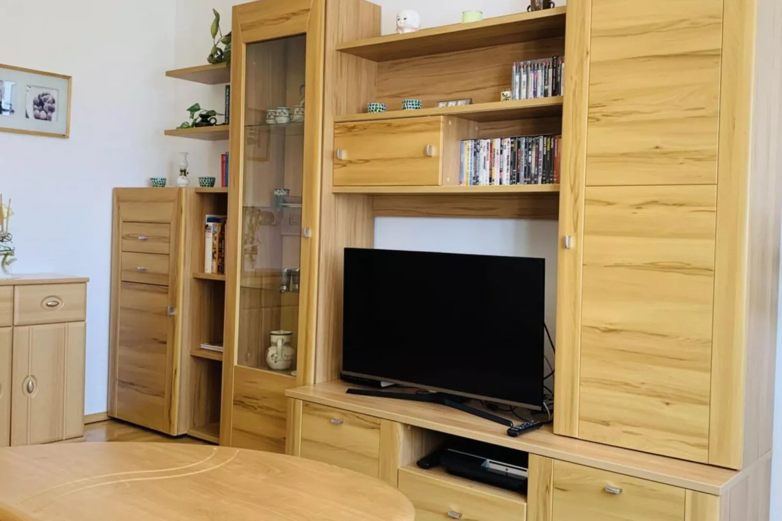 131052-Living room