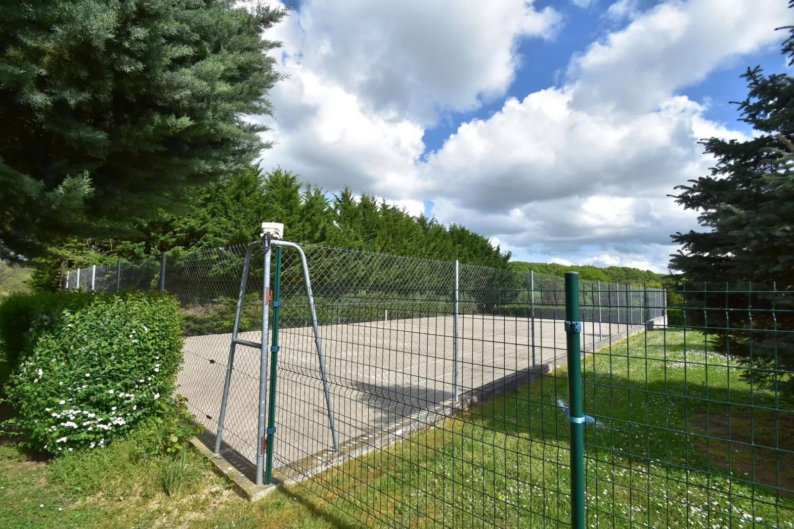 La Riviere-Facilities