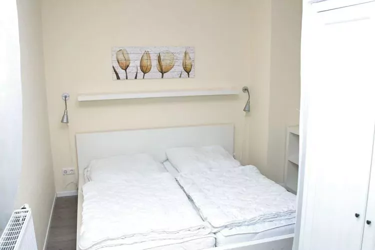 247136-Bedroom