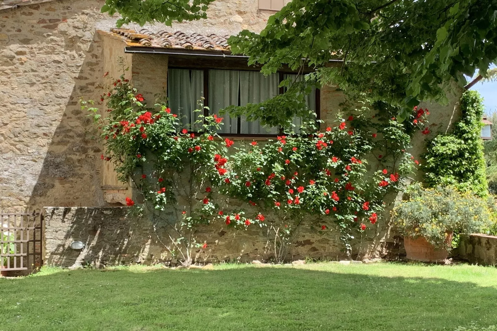 La Casetta-Gardens summer
